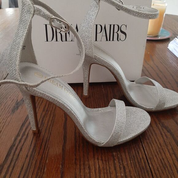 EUC Size 6 Silver Glitter Dream Pairs Karrie Open Toe Stiletto Sandals - Picture 2 of 6